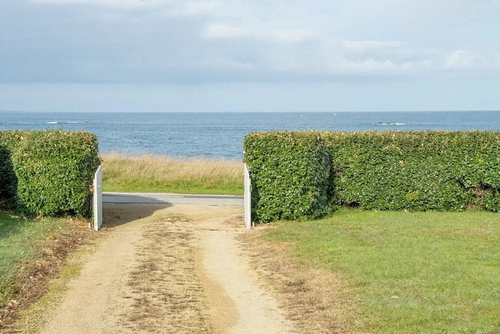 Apartment in Lampaul-plouarzel by the Beach