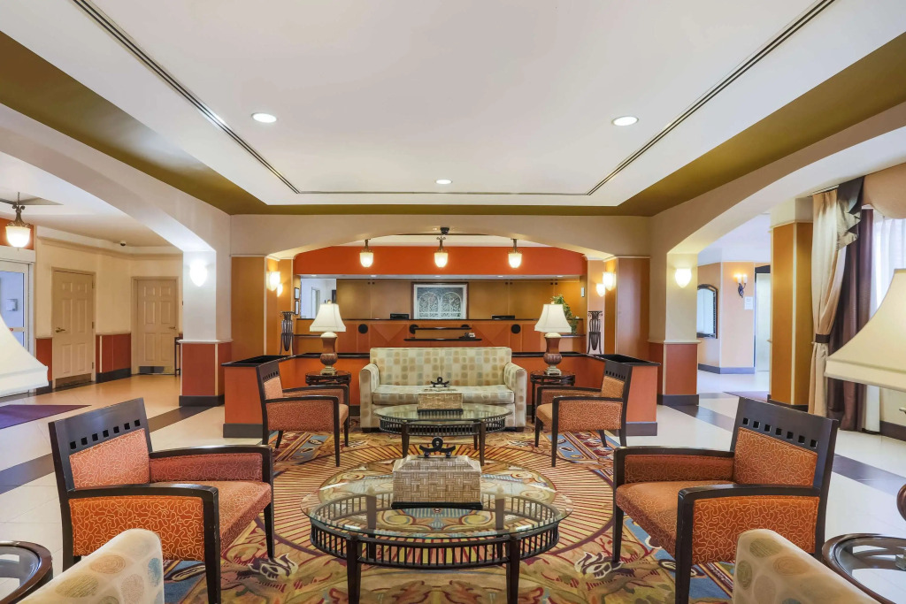 La Quinta by Wyndham Islip - MacArthur Airport