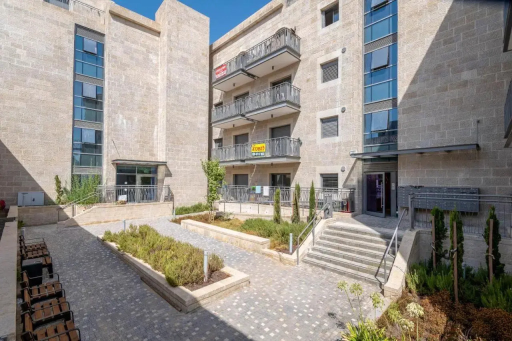 2BDR W parking shirat haneviim - Mamilla Area
