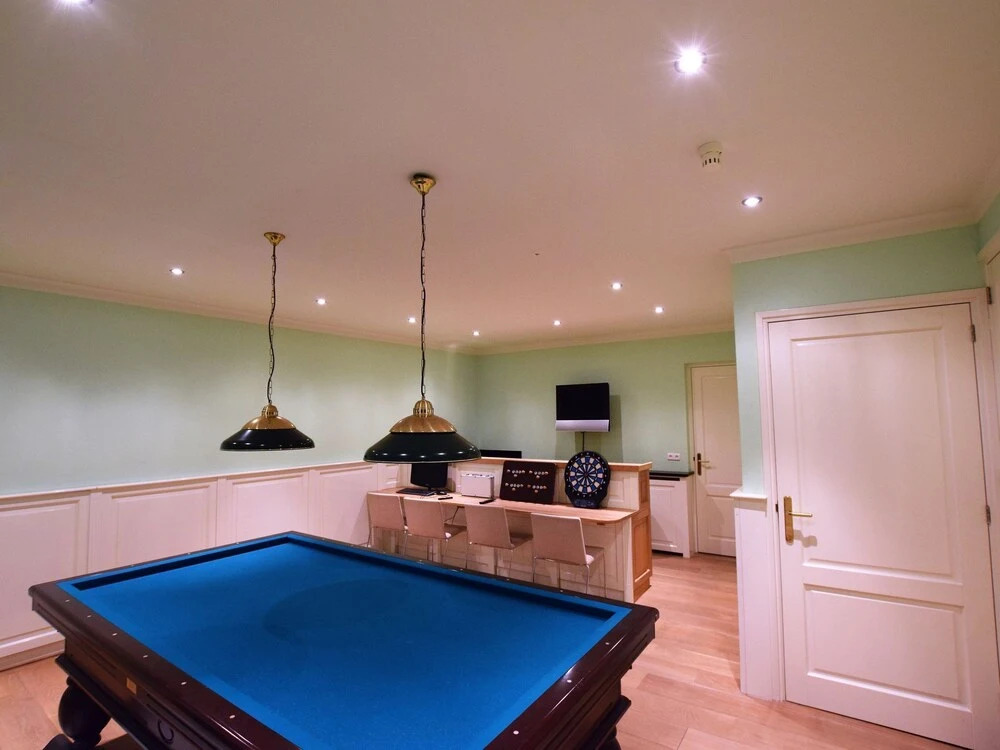 Luxurious Holiday Home With Billiards Table and Sauna, Atop the Dunes in De Koog