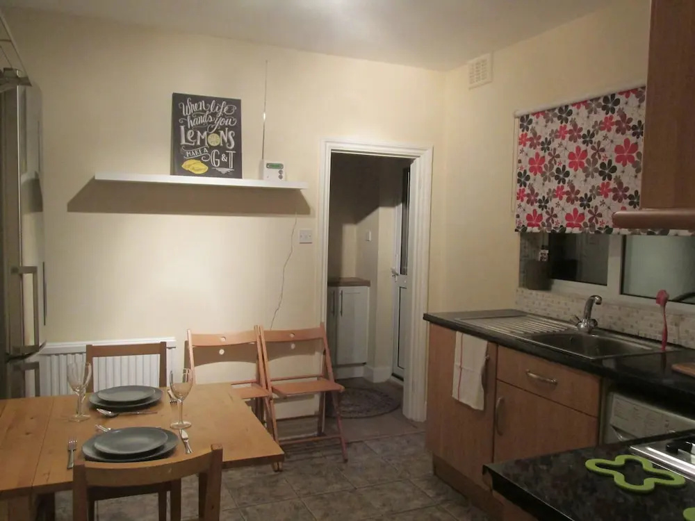 The Quiet & Cosy Fulham Reach Crib