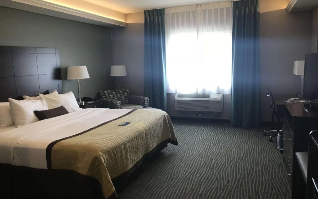 Baymont Inn and Suites - Bellevue