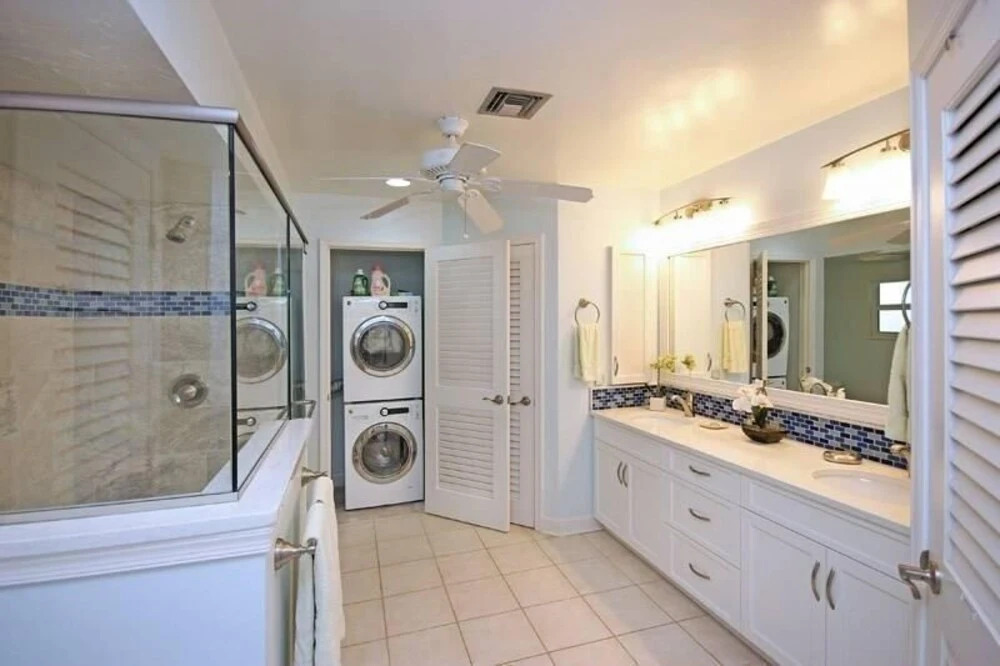 On The Green - Golfers Dream Home! 3 Bedroom Home