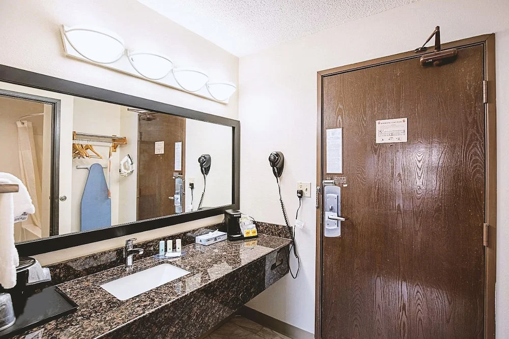 La Quinta Inn Milwaukee Northwest