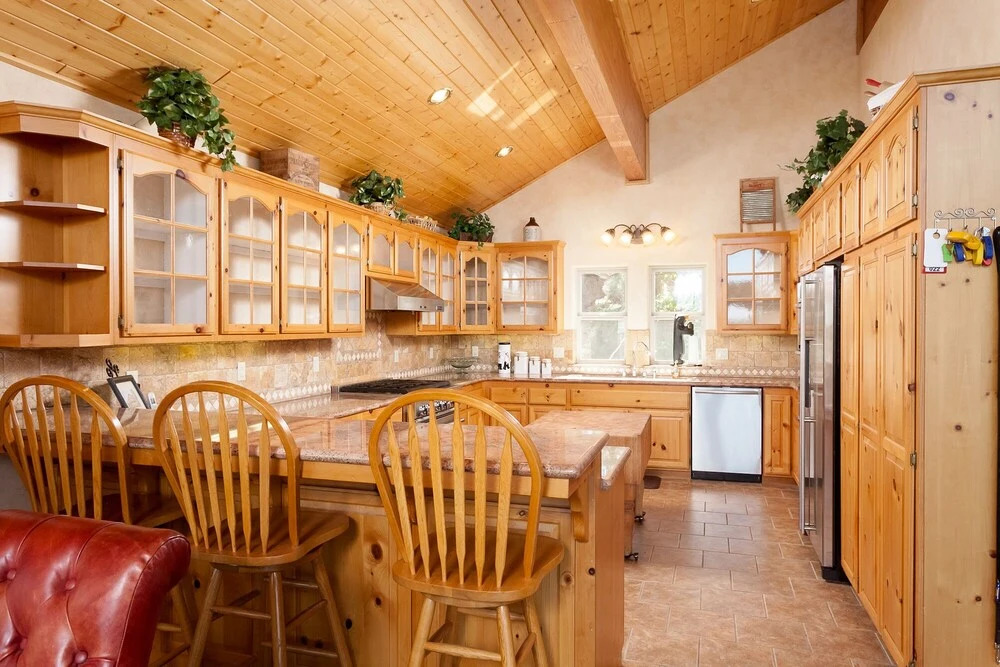 No. 27 Lakefront Lodge - 5 Br Home