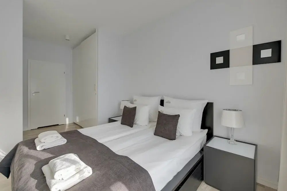 Waterlane Riverside SPA, Pool & Gym by Downtown Apartments