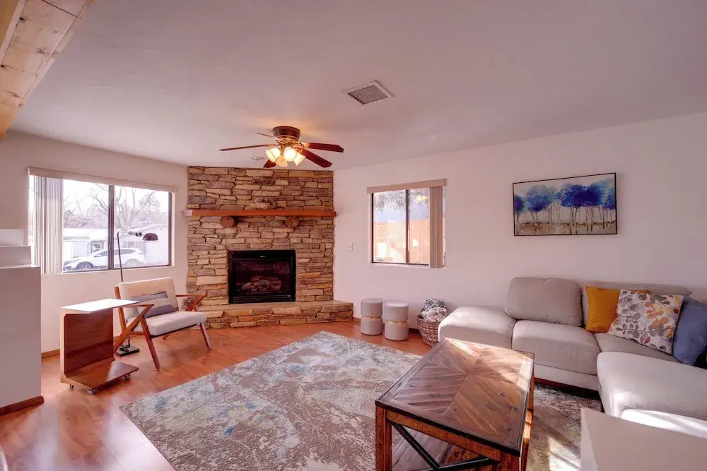 2 Mi to Whiskey Row Tranquil Getaway with Deck