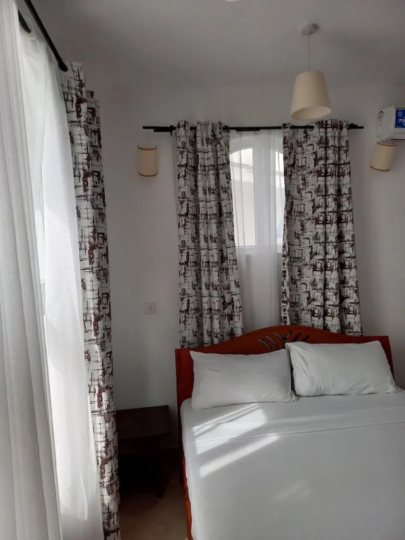 Tembo Beach Cottage , Ocean Beach Drive