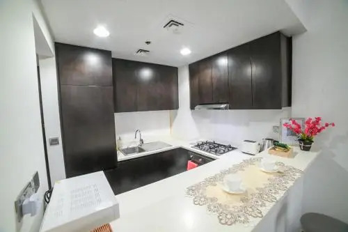 Luton Vacation Homes - Damac Maison Studio, Canal View
