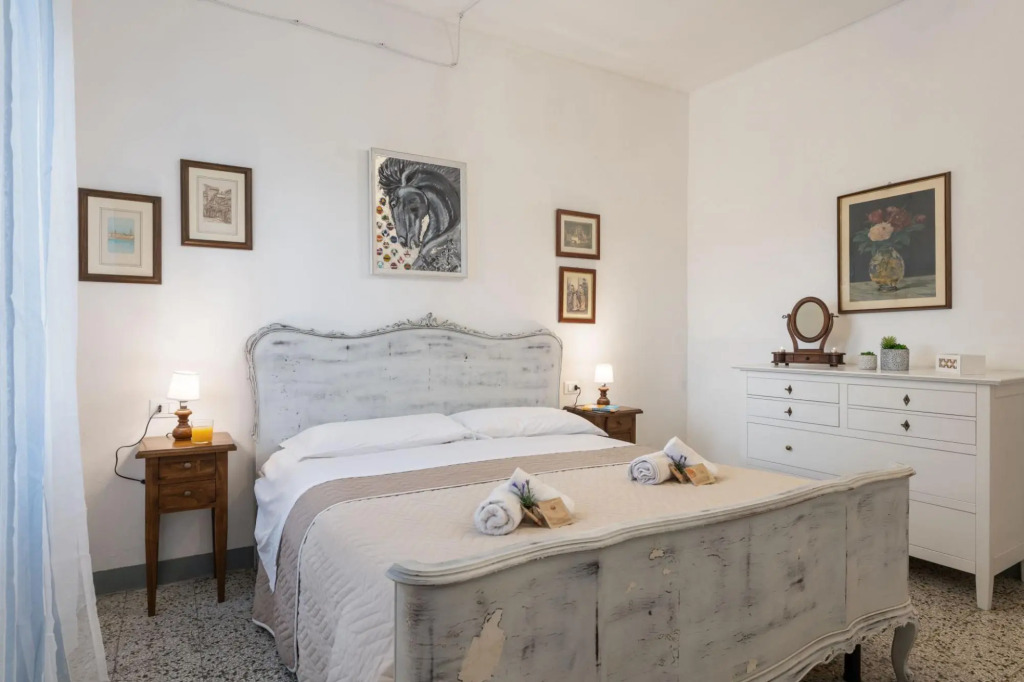 Country house with swimming pool and spectacular view and pool open till Oct 31st-Tenuta La Macinaia