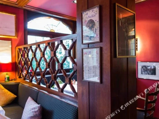 RomanticHOTEL Goldener Karpfen - das kleine, feine Grandhotel direkt in der Altstadt