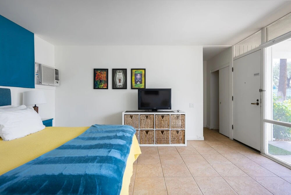Monkey Tree Hotel 7 by Avantstay Stylish Hotel in Palm Springs w/ Pool!