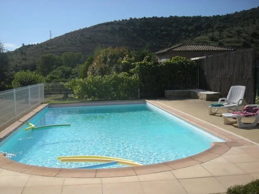 Cozy Holiday Home in Uzer with Swimming Pool
