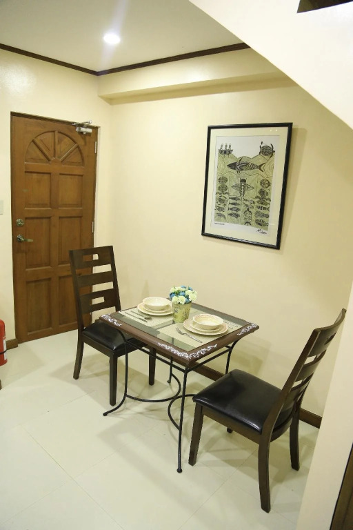 The Lakeview Suites
