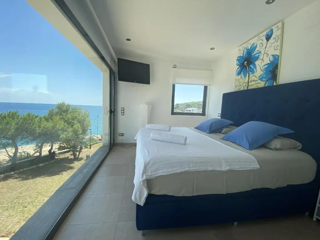 TarracoHomes, TH52 Villa Lighthouse con Piscina Privada, Terraza, y Vistas al Mar