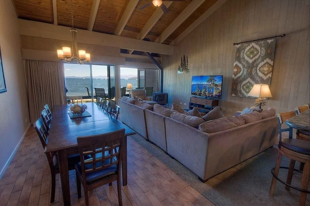 Sky Lake Splendor 5 Bedroom Condo by RedAwning