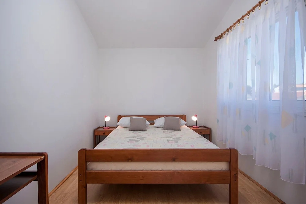 Apartments Maretic Brodarica Center
