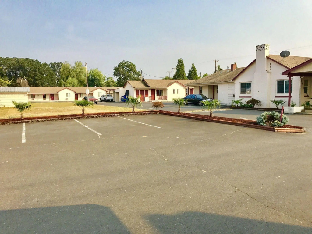 Travelers Inn Motel