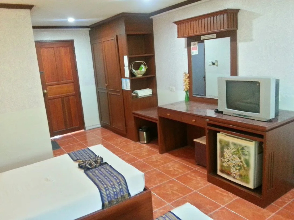 Holiday Hotel