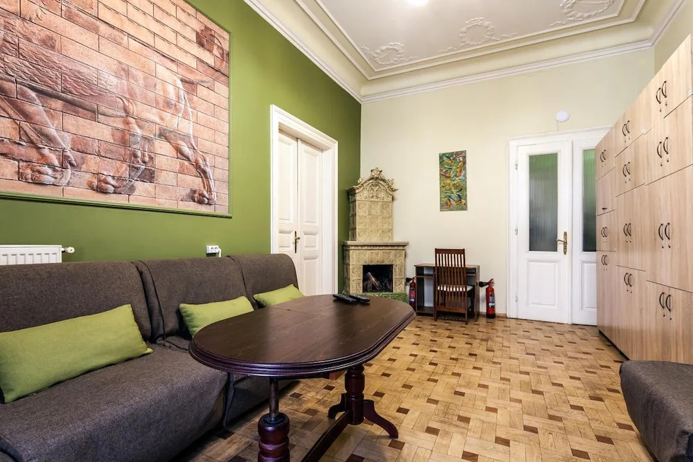 Leosphere Hostel