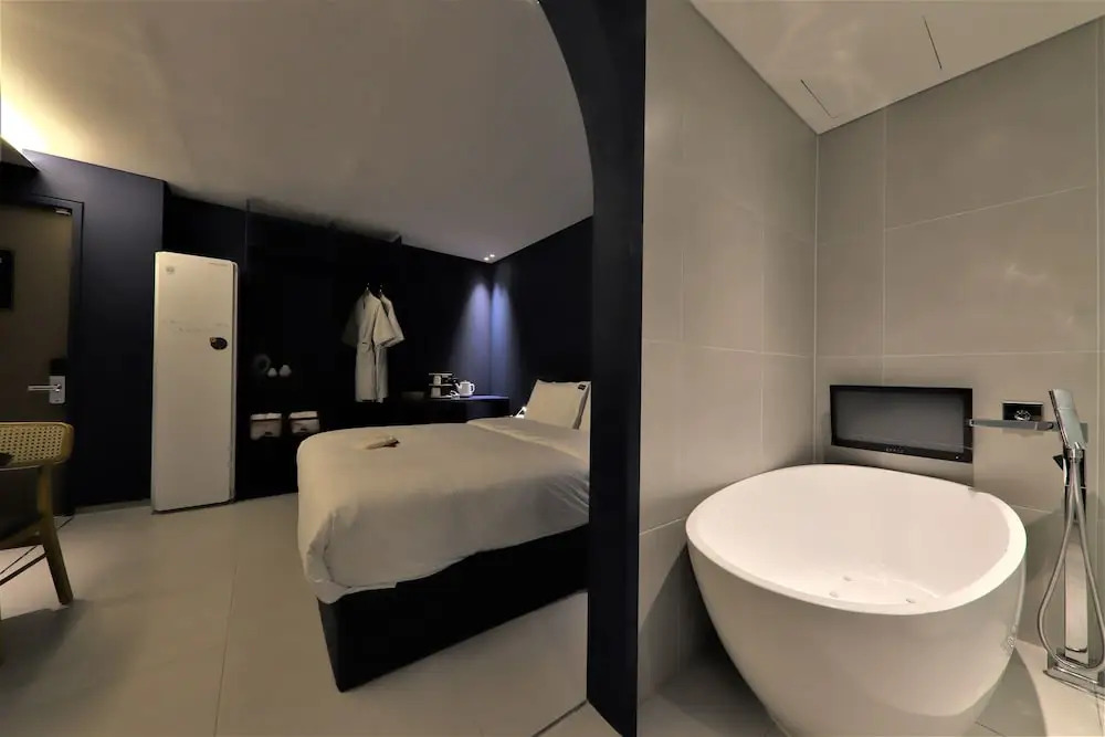 뮤트호텔 대연 MUTE HOTEL Daeyeon Busan