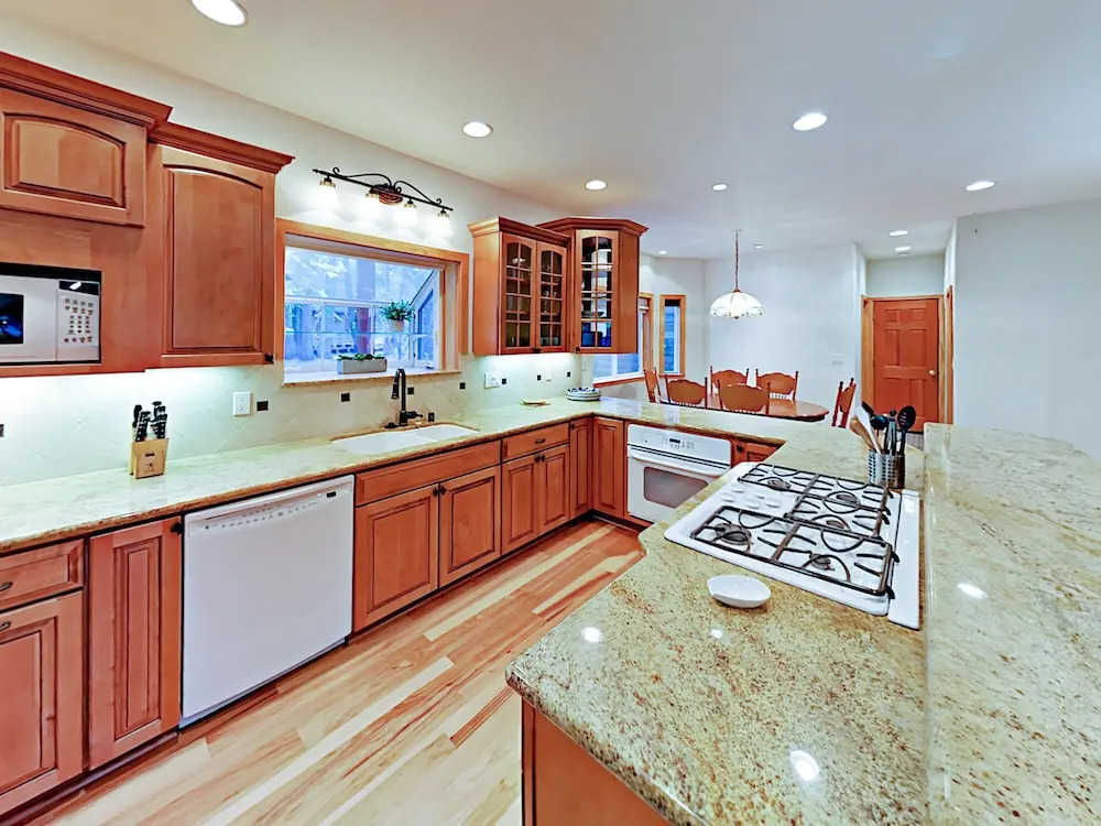 Westlake Village - 3 Br Home