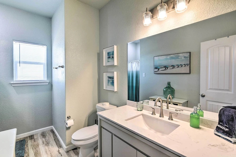 Gulf-View Home w/ Dog Run in Surfside Beach