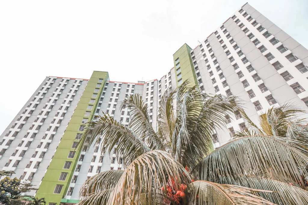 Hotel O Ciputat Near Apartment Green Lake View Ciputat