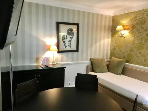 Elysees Apartments