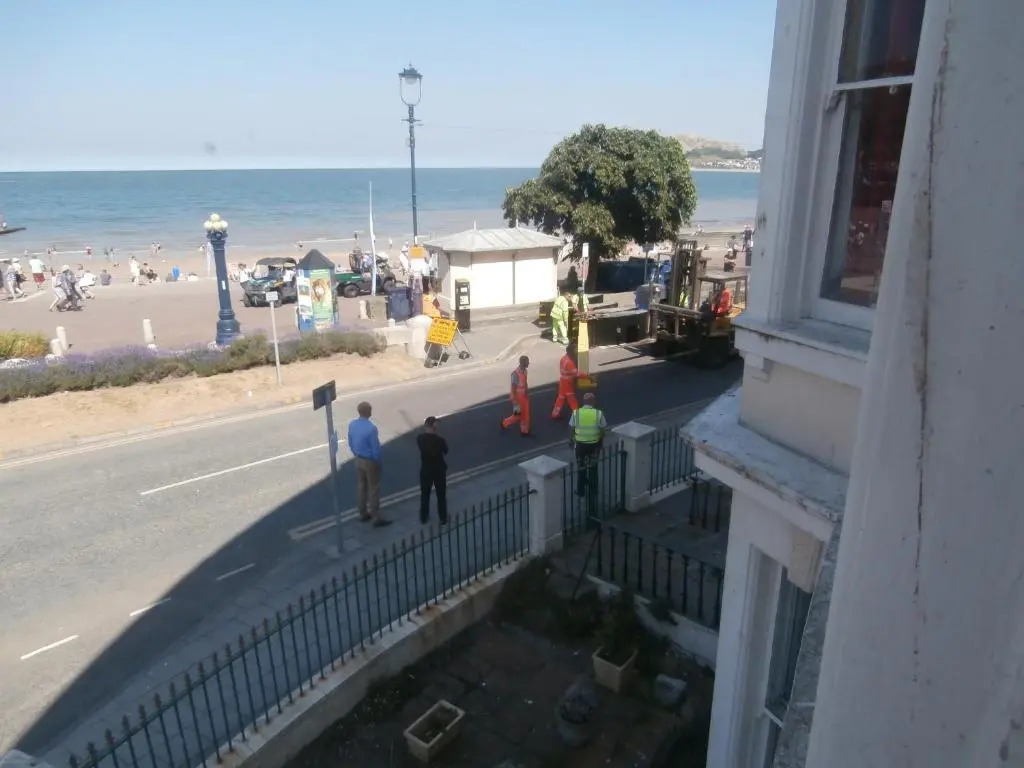 Llandudno Beachfront 2 Double Bedroom Apartment 2nd Floor