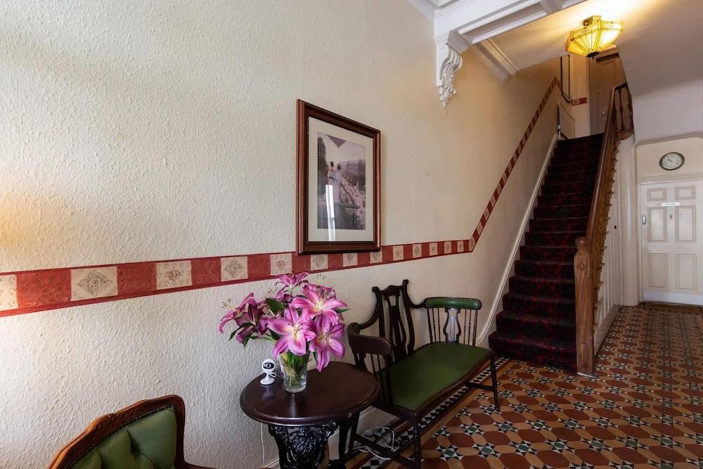 Clifton Villa Guest House