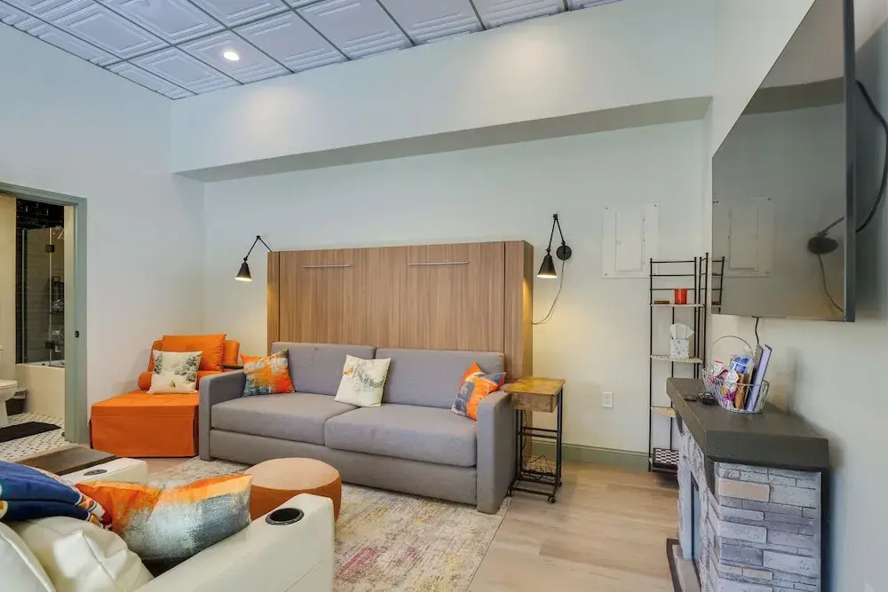 Mtn & Lake Views: Chic Keystone Studio