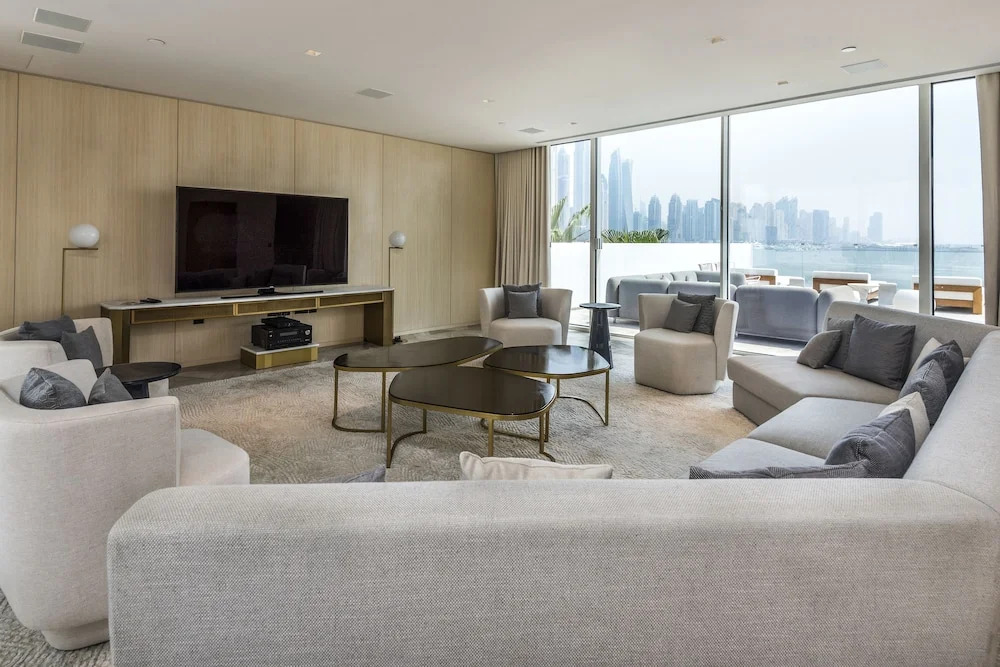 Maison Privee - Glamourous Apt with Sea Views at FIVE Palm