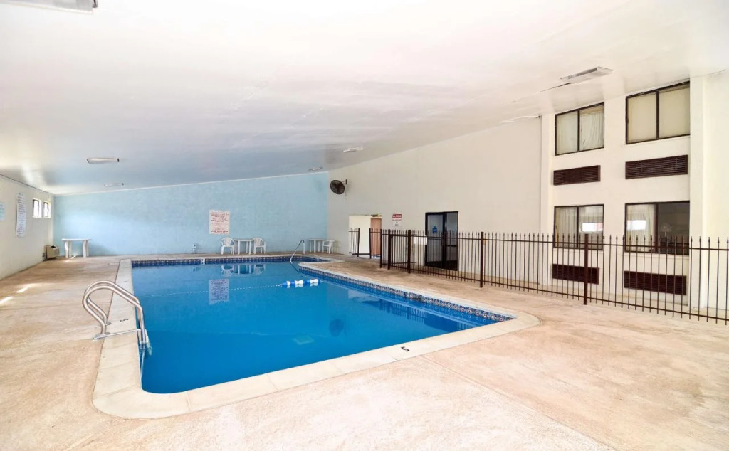 Americas Best Value Inn - Bell Tower