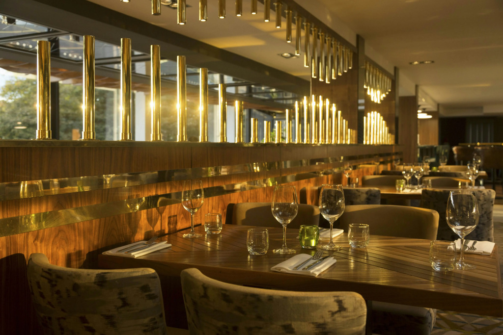 DoubleTree by Hilton Edinburgh - Queensferry Crossing