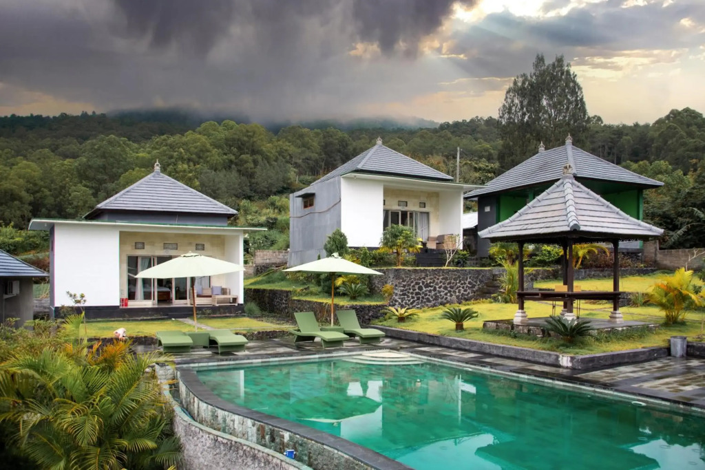 Batur Green Hill