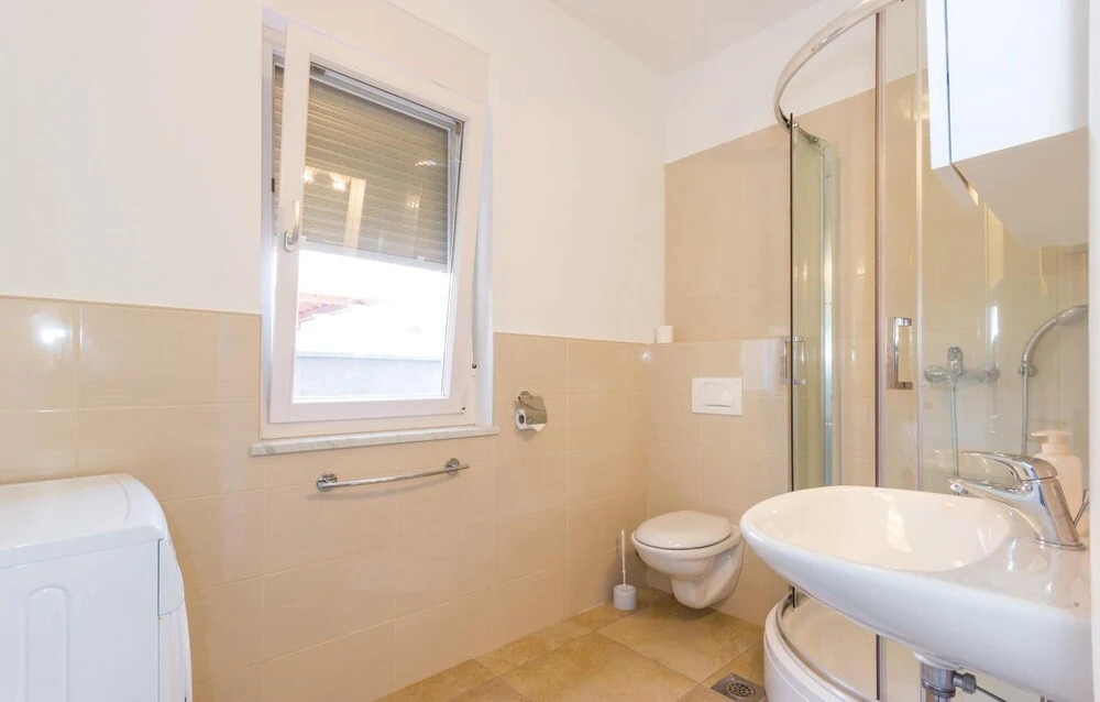 Awesome Home in Ika With Wifi and 2 Bedrooms