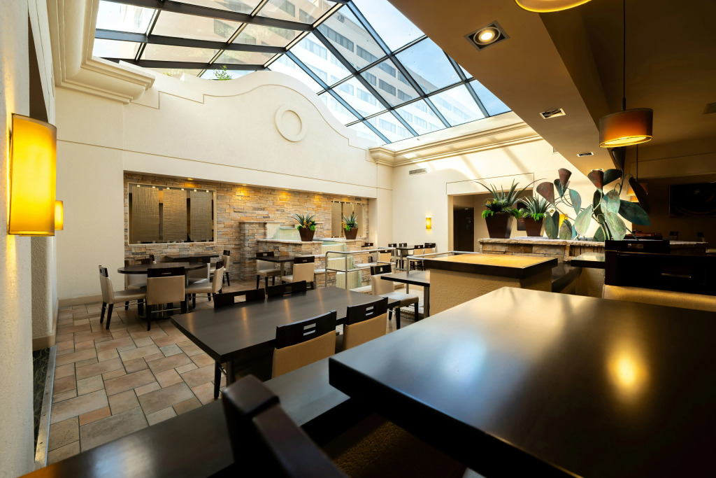 DoubleTree by Hilton Hotel Houston Hobby Airport