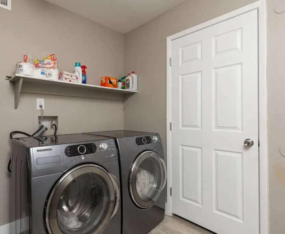 The Diamond - Private Pool / Pet Friendly / 4BD Near Arena