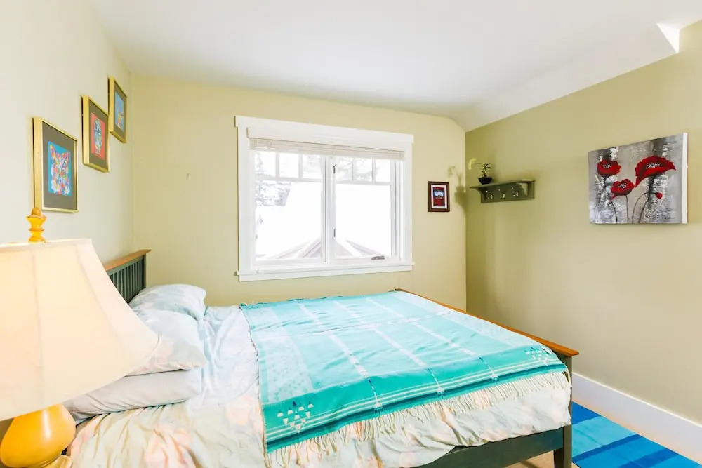 Spacious Town Home with Private Hot Tub