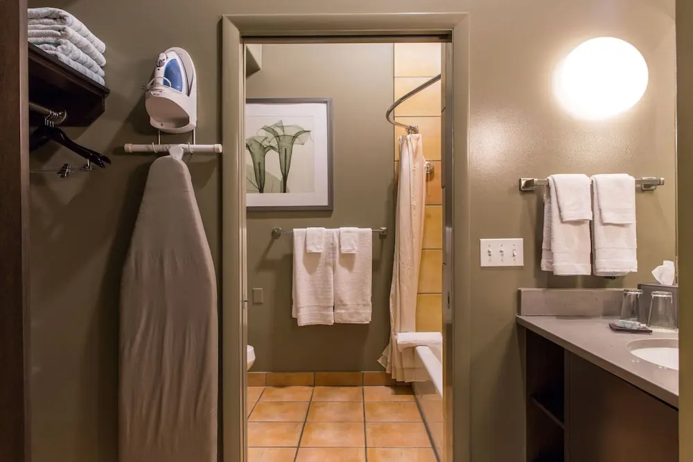 Desert Pearl Inn