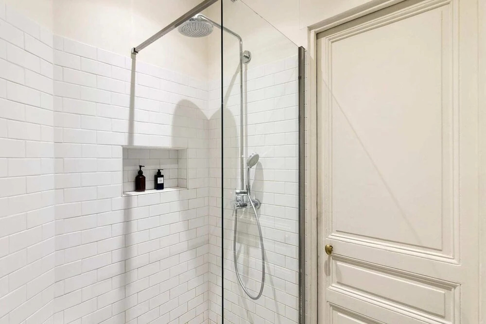 Lovely Mezzanine Apartment Near Buttes Chaumont Park