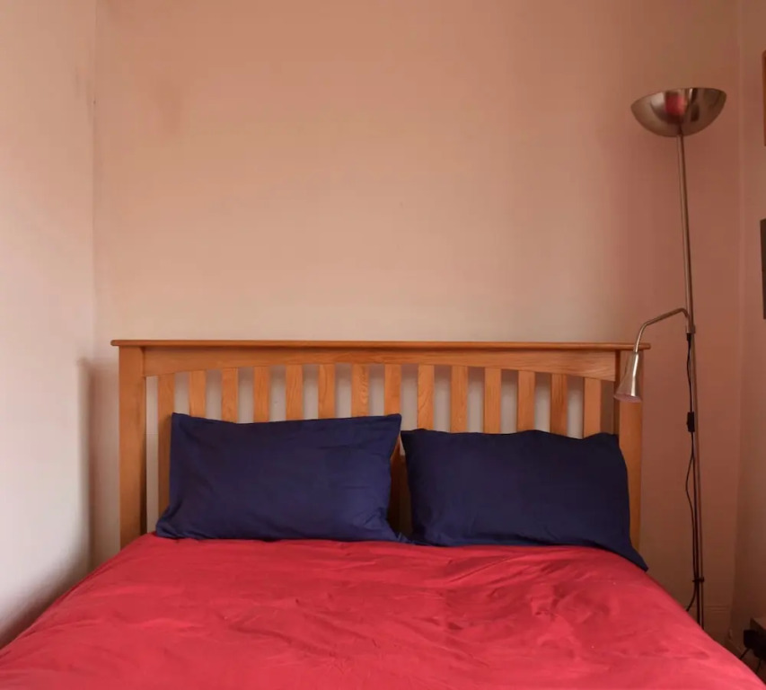 2 Bedroom Flat in Brockley With Garden