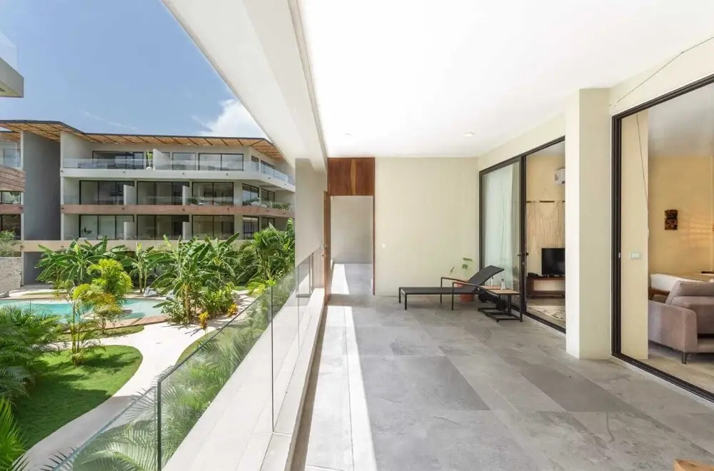 Deluxe Jungle Studio Terrace X15