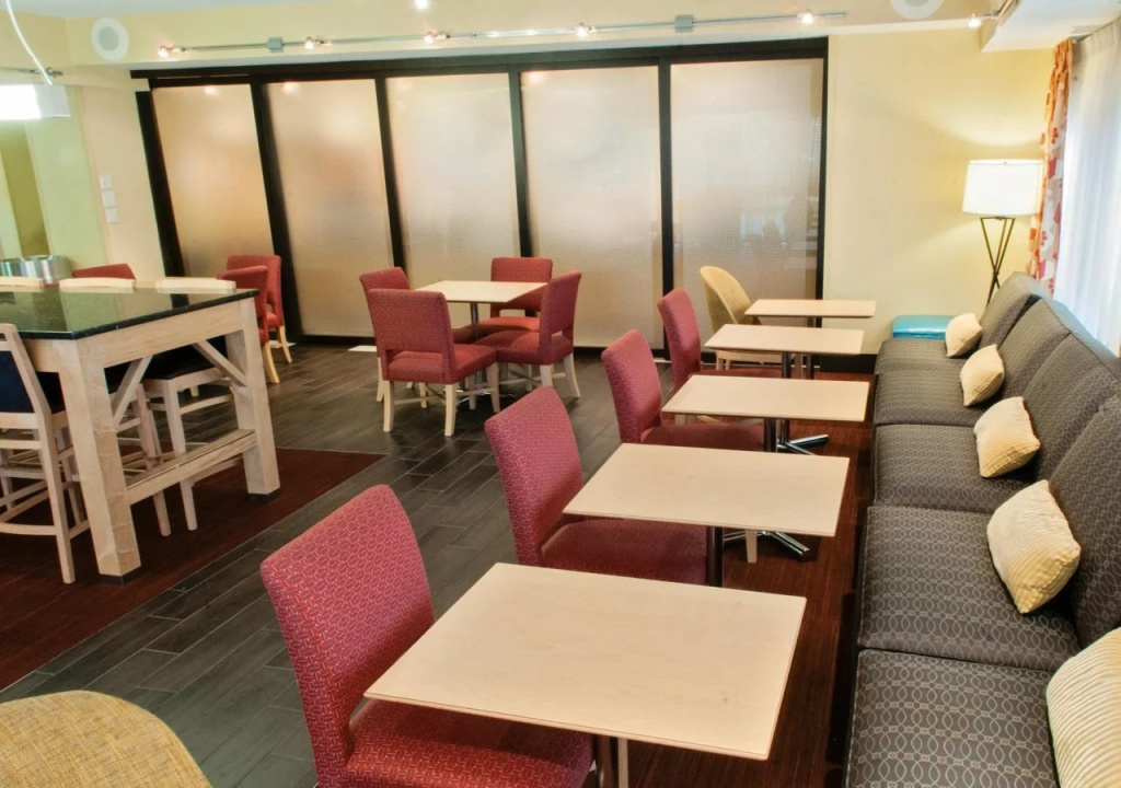 Hampton Inn Louisville Airport Fair/Expo Center
