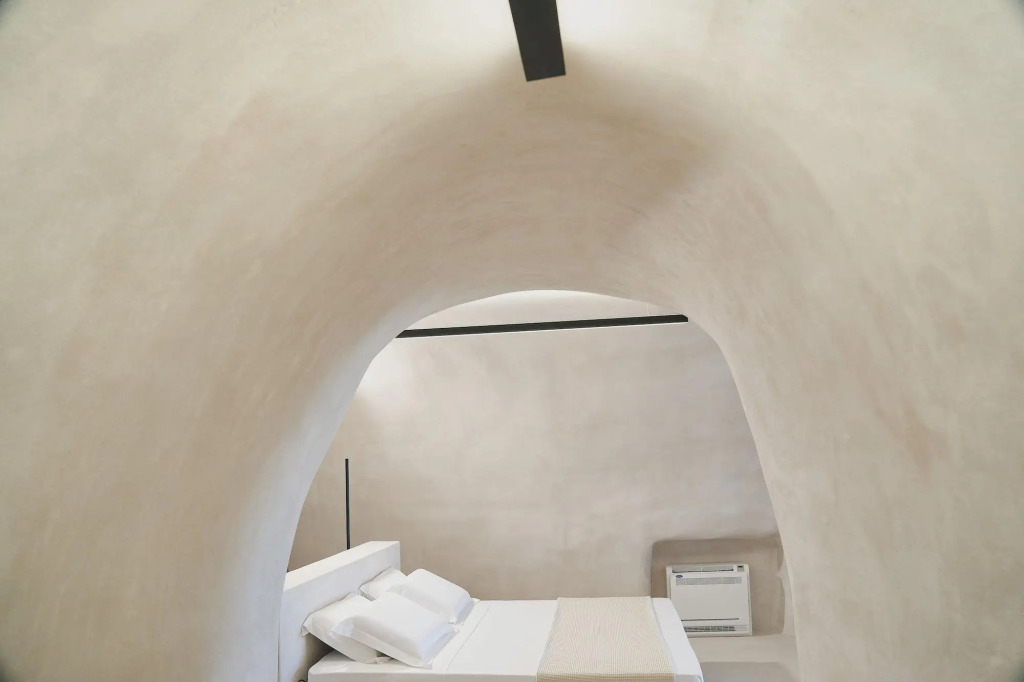 Divine Boutique Cave Experience