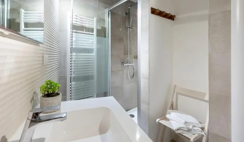 Villa Emmeline fronte mare 5 camere 6 bagni infinity pool WiFi per 12 persone