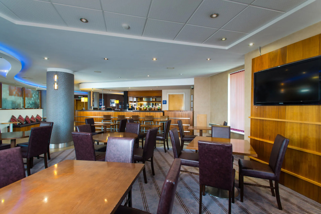 Holiday Inn Express Swindon City Centre by IHG