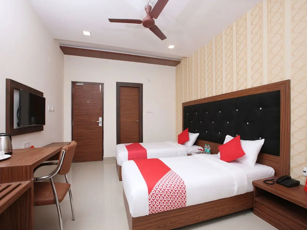 Capital O 14043 Hotel Star Holiday