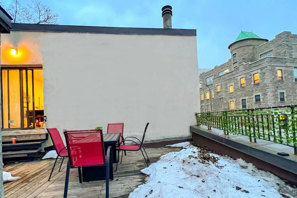 Chic Townhome With Garage Dt Mtl